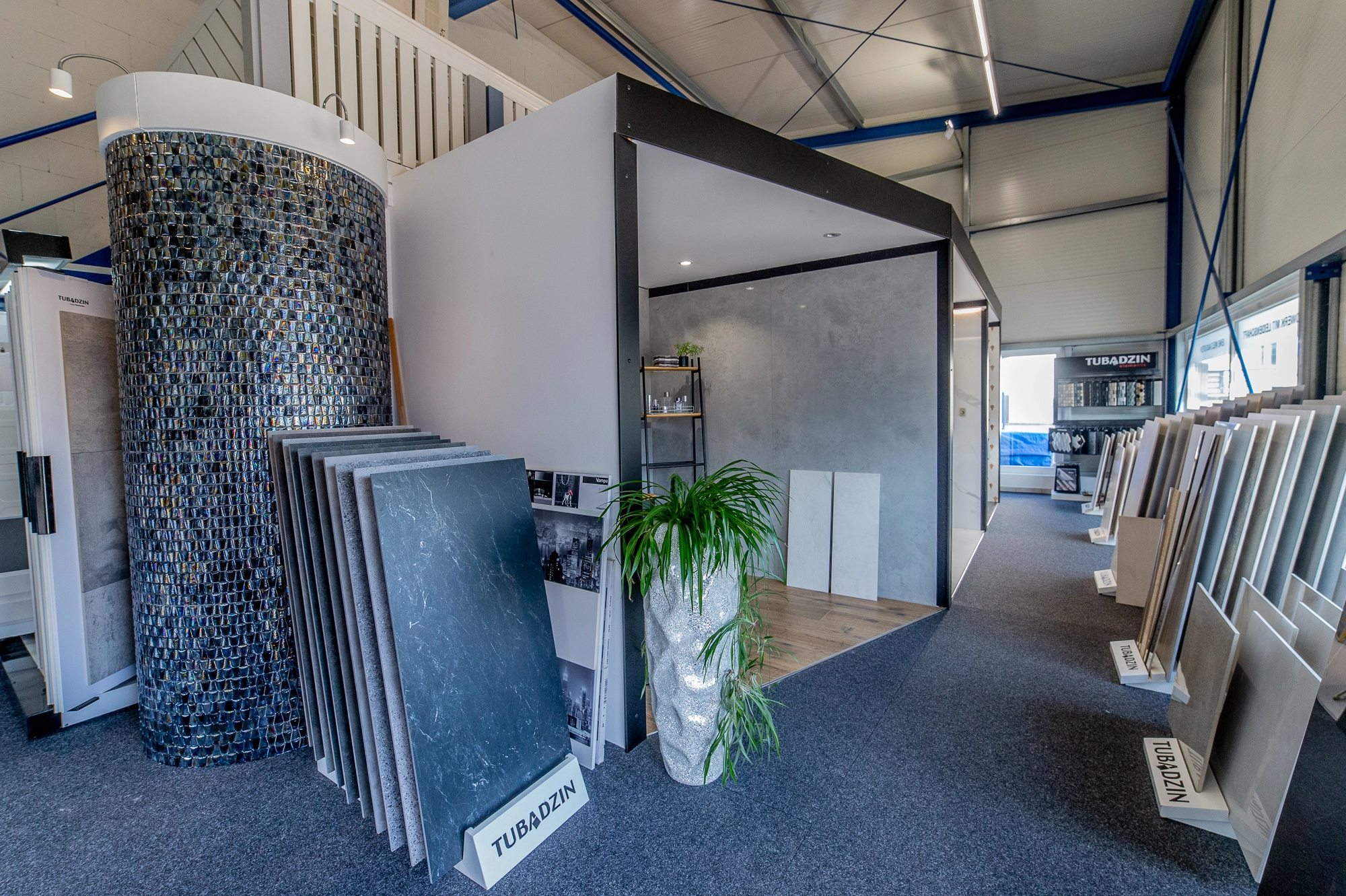 1A Fliesen Böblingen Showroom mit aller Art Fliesen